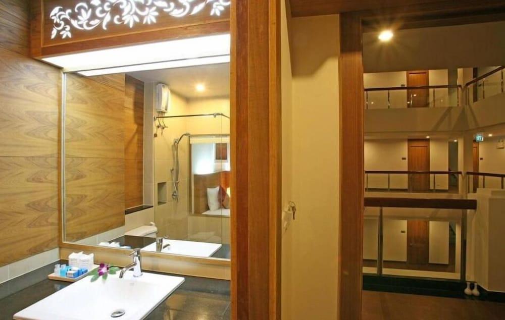 Baan Saikao Plaza Hotel & Service Apartment Koh Chang Extérieur photo